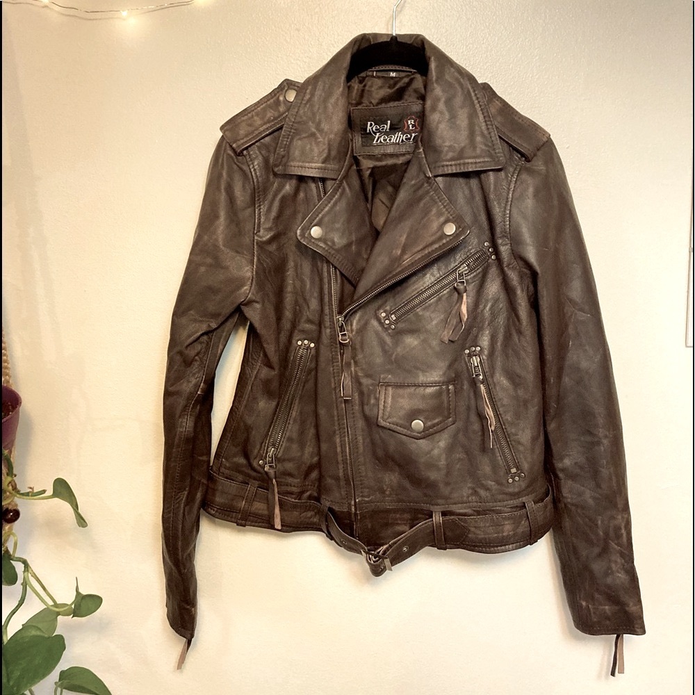 Women’s cafe racer moto distressed brown leather jacket size medium